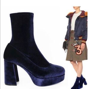 100% authentic Boot MIU MIU 8US/38EU DARK Blue 38